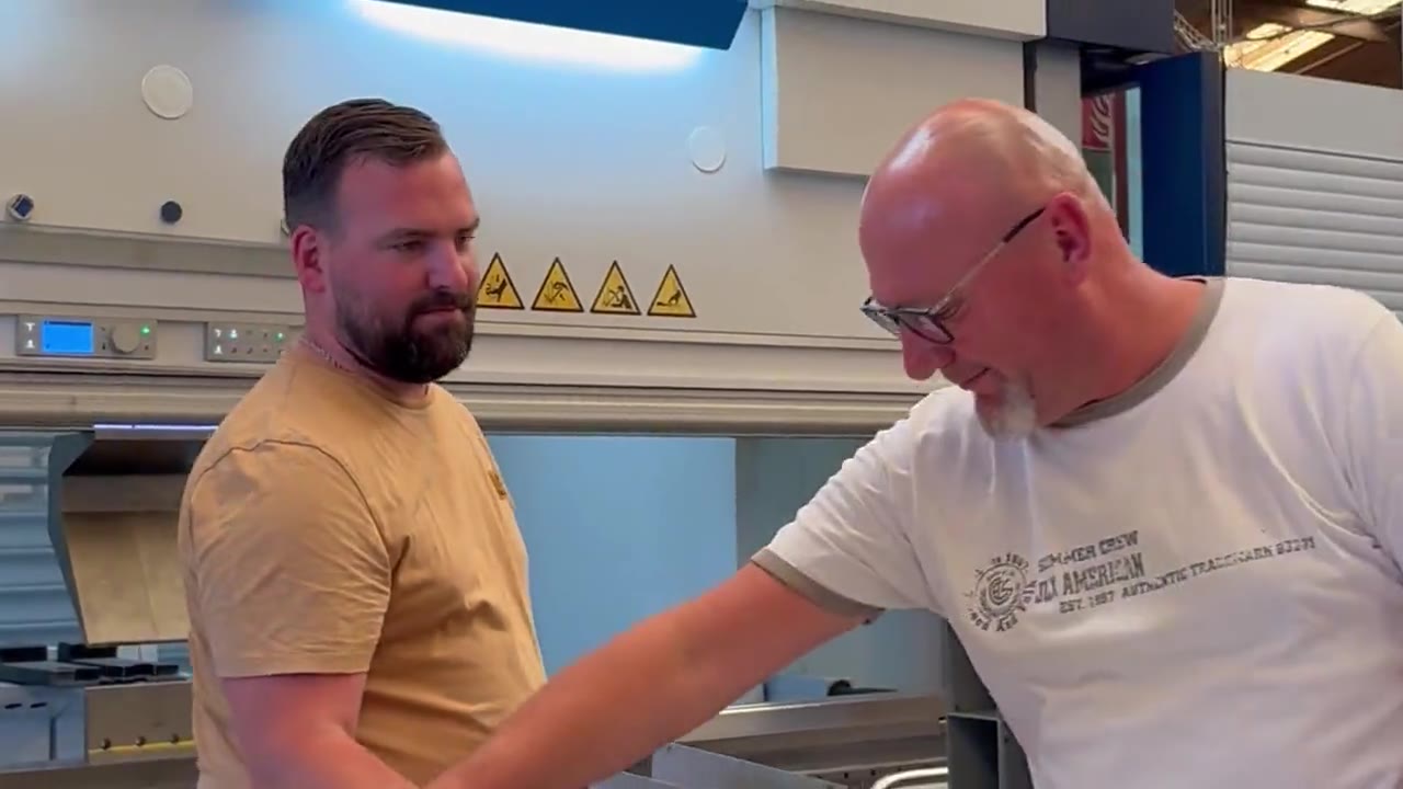 Poste de contrôle dimensionnel et métrologie des pièces de tôlerie chez Duflot à Holnon (Aisne, Hauts-de-France)
