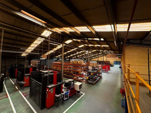 Vue d'ensemble des ateliers de tôlerie fine Duflot à Holnon — 8 500 m²
